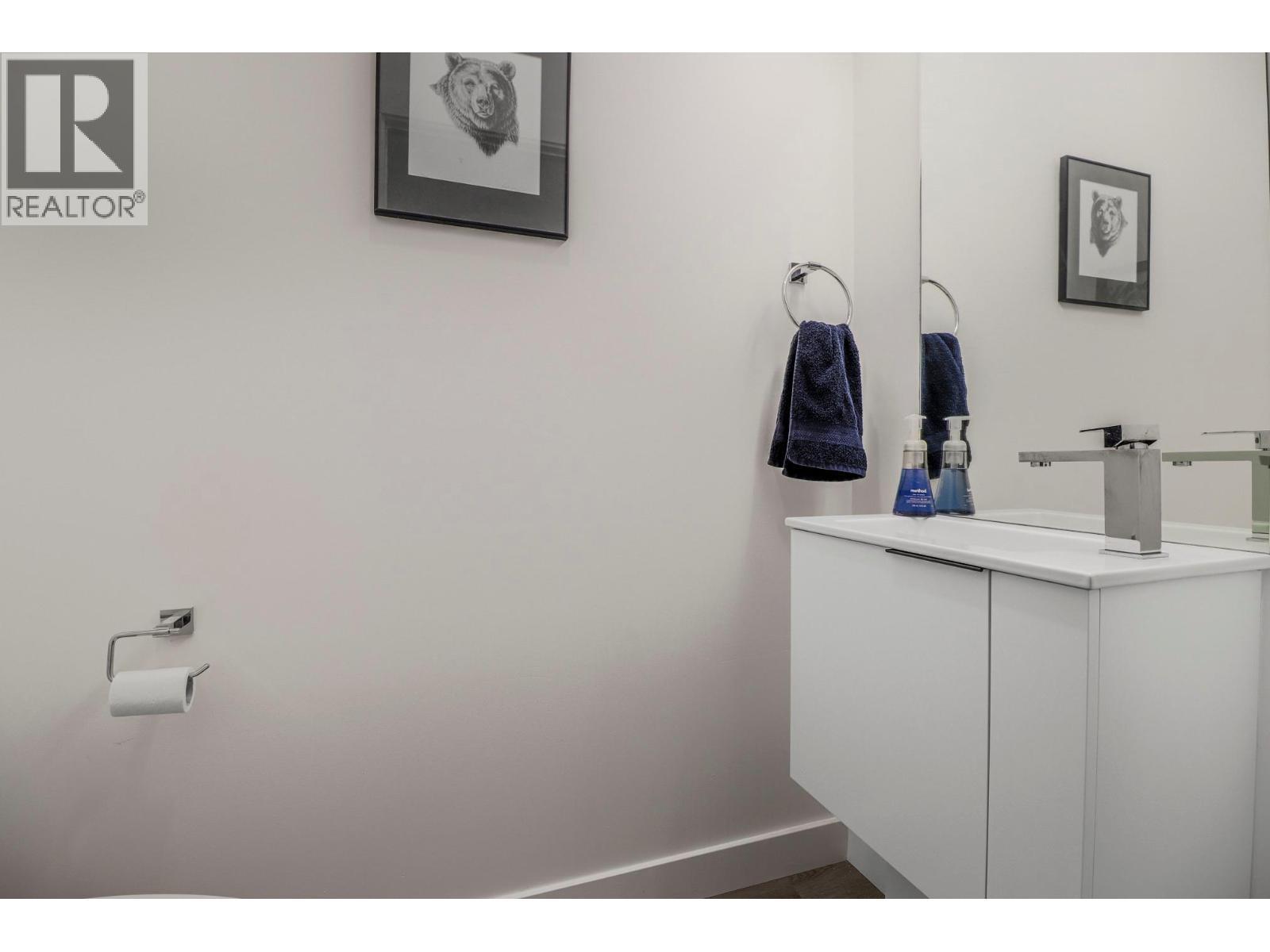 703 15A Crescent Unit# 15, Invermere, BC - Indoor