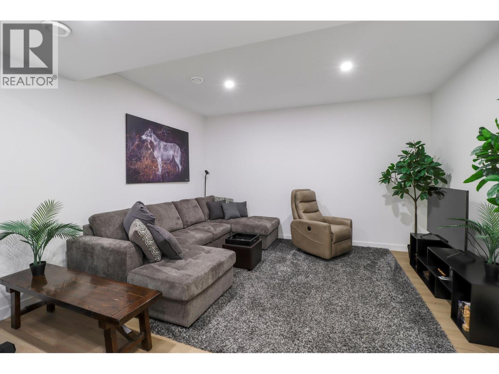 703 15A Crescent Unit# 15, Invermere, BC - Indoor