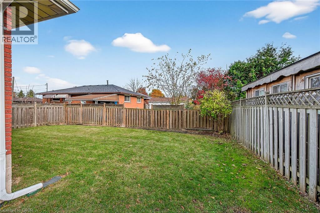 5 Mountbatten Drive, Hamilton, ON - Outdoor