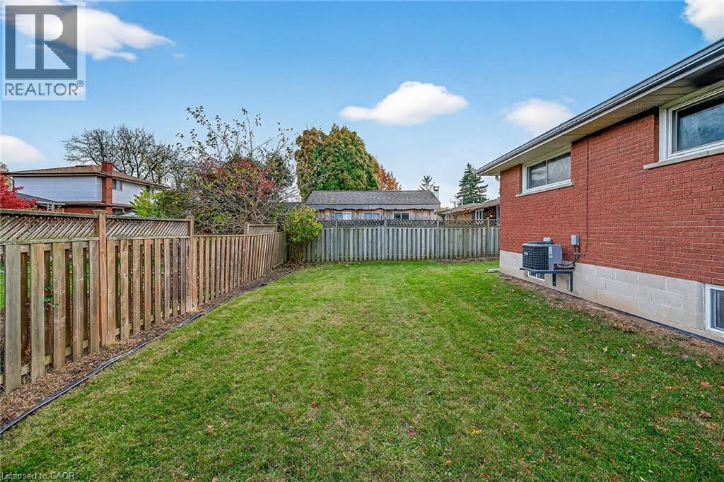 5 Mountbatten Drive, Hamilton, ON - Outdoor