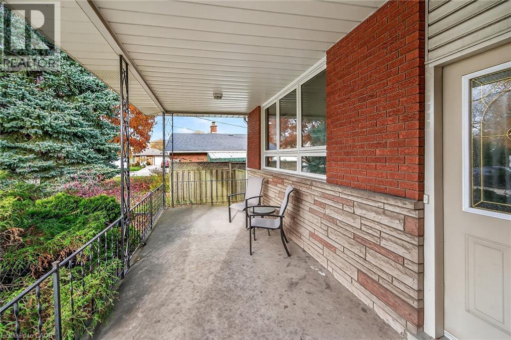 5 Mountbatten Drive, Hamilton, ON - Outdoor With Deck Patio Veranda With Exterior