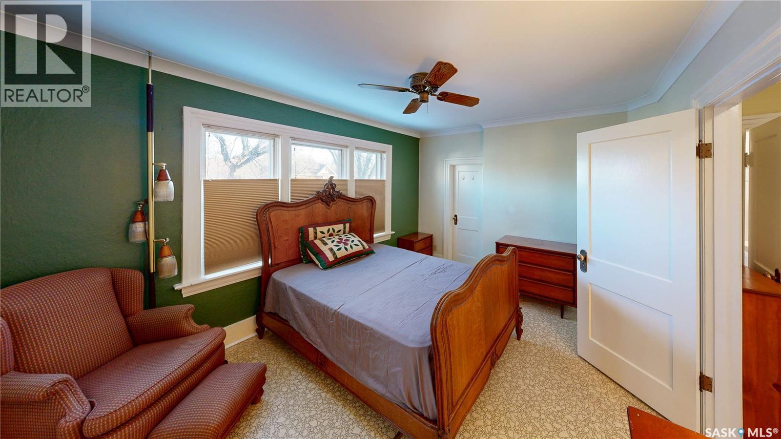 1517 Victoria Avenue, Regina, SK - Indoor Photo Showing Bedroom
