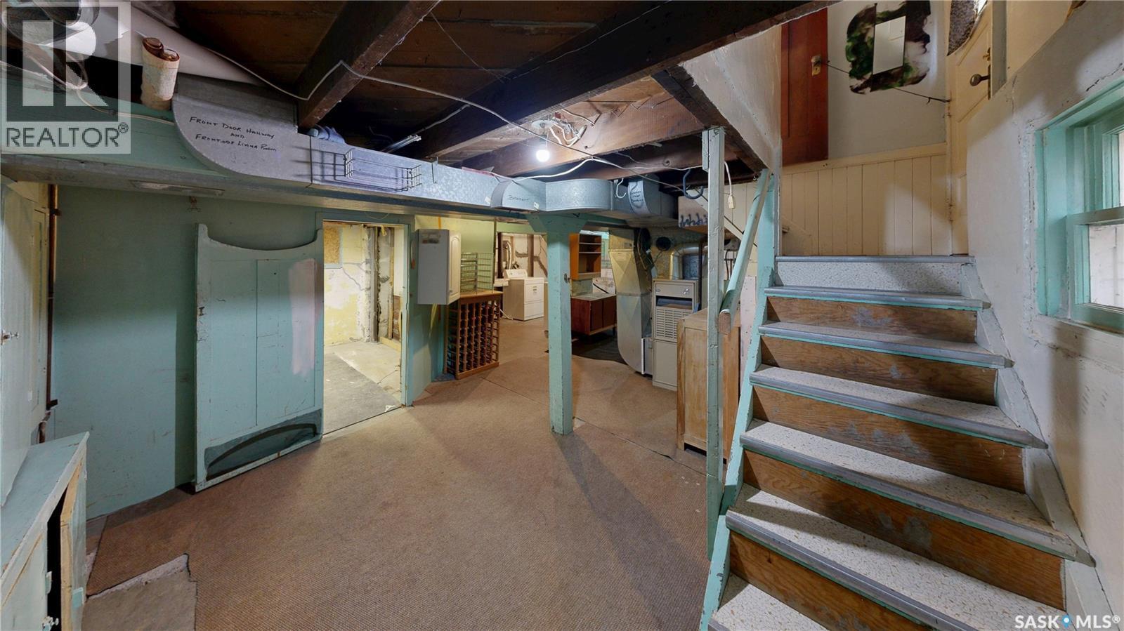 1517 Victoria Avenue, Regina, SK - Indoor