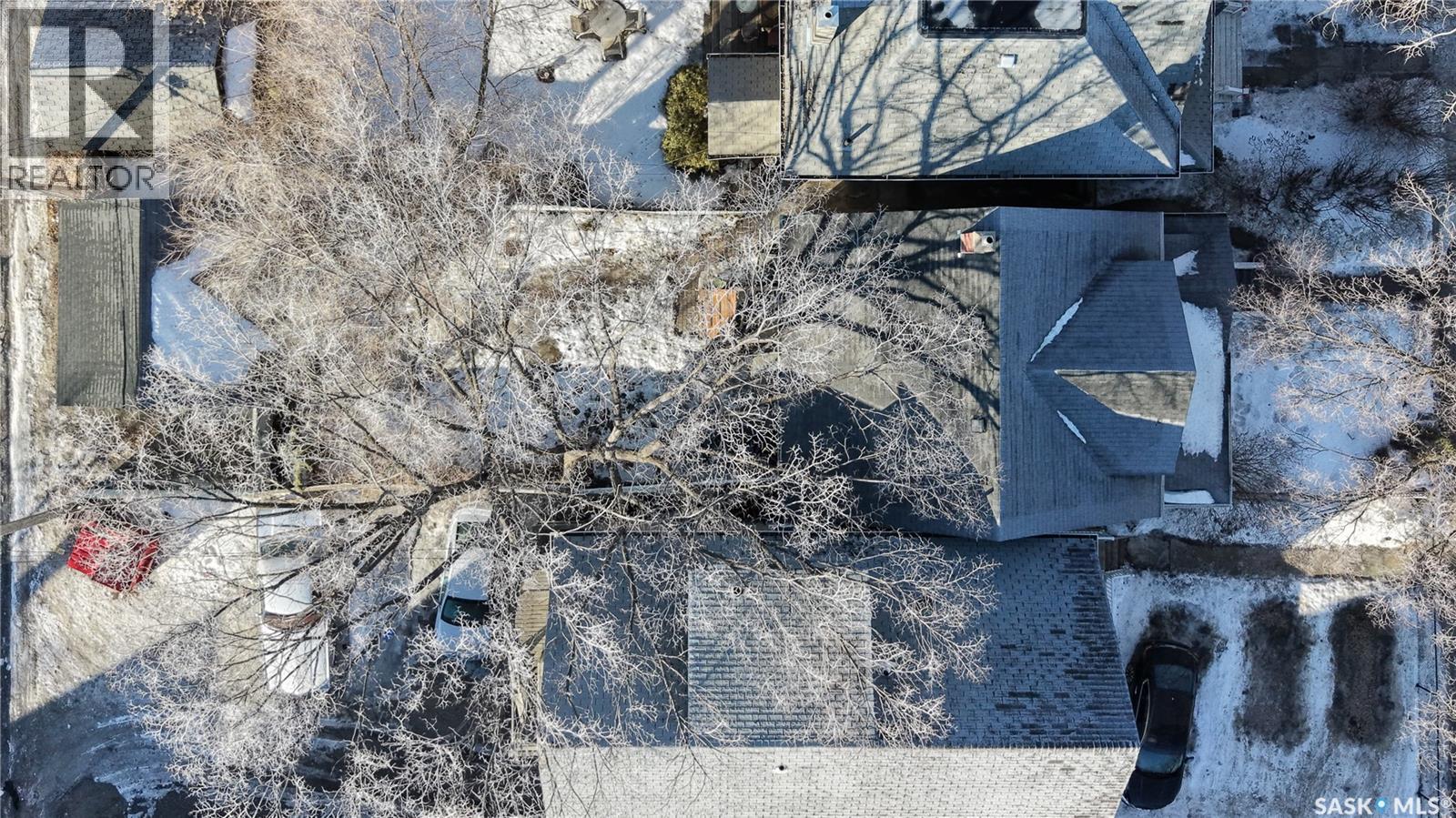 1517 Victoria Avenue, Regina, SK - Outdoor