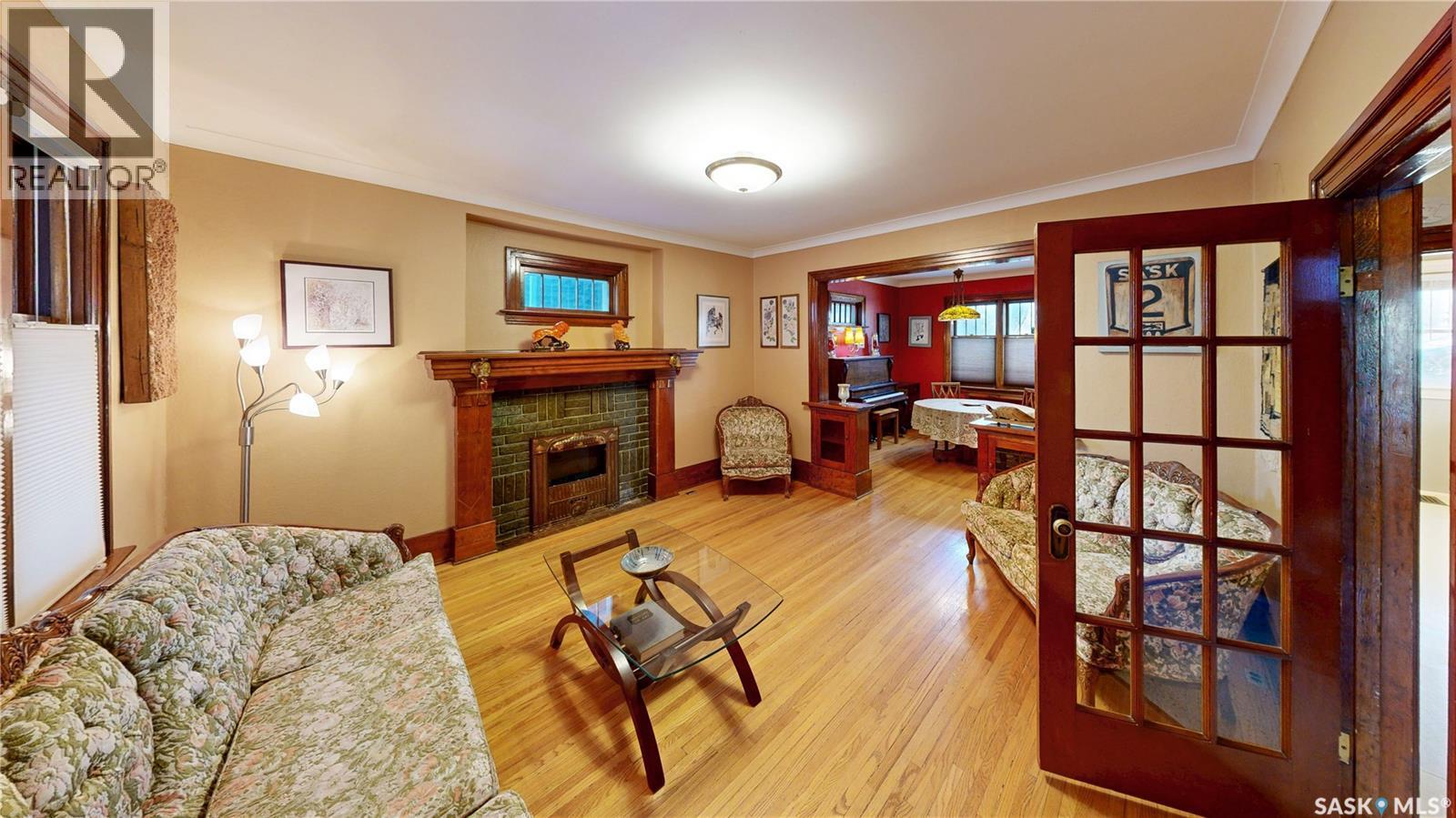 1517 Victoria Avenue, Regina, SK - Indoor With Fireplace