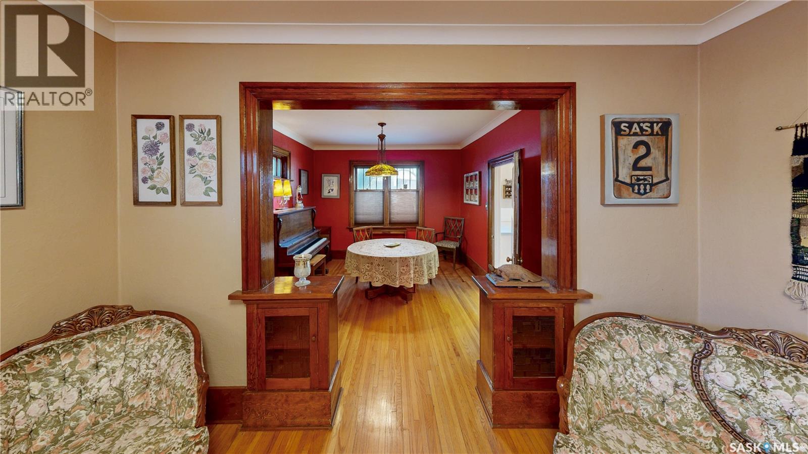 1517 Victoria Avenue, Regina, SK - Indoor