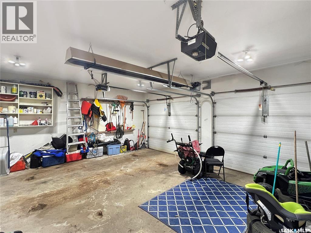 1219 River Street E, Prince Albert, SK - Indoor Photo Showing Garage