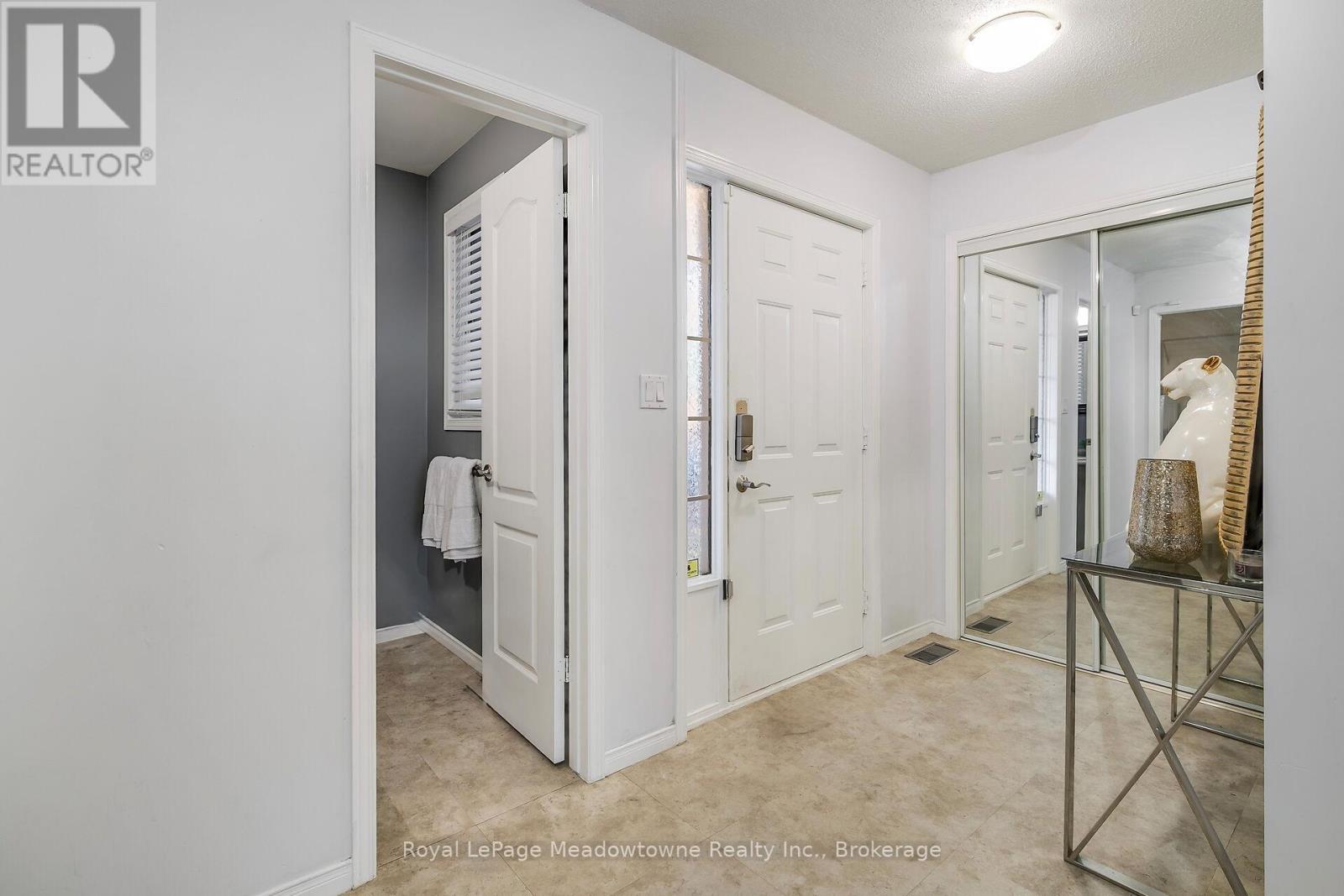 44 Corbett Street, Cambridge, ON - Indoor Photo Showing Other Room