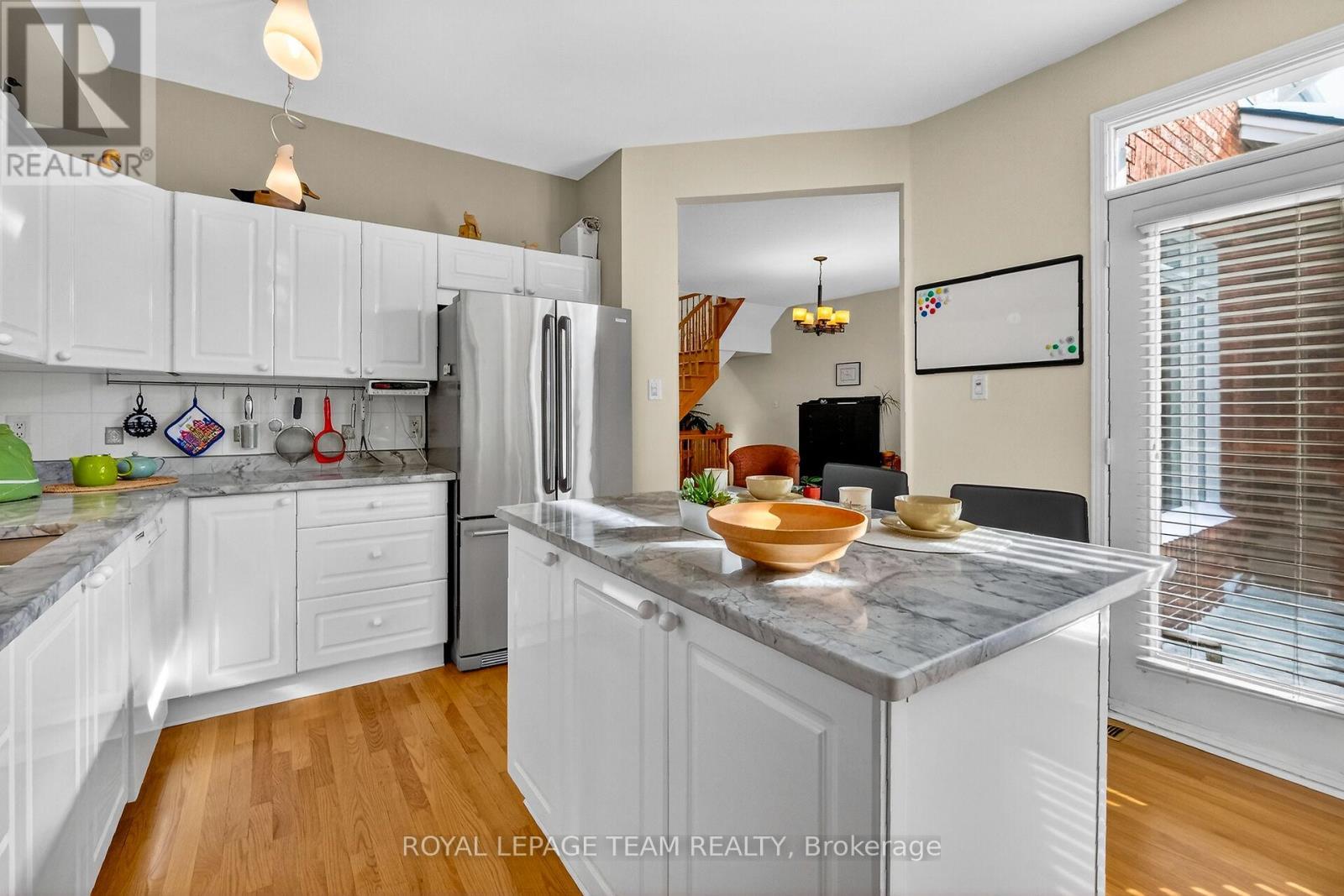52 Great Oak Private, Ottawa, ON - Indoor Photo Showing Kitchen With Upgraded Kitchen