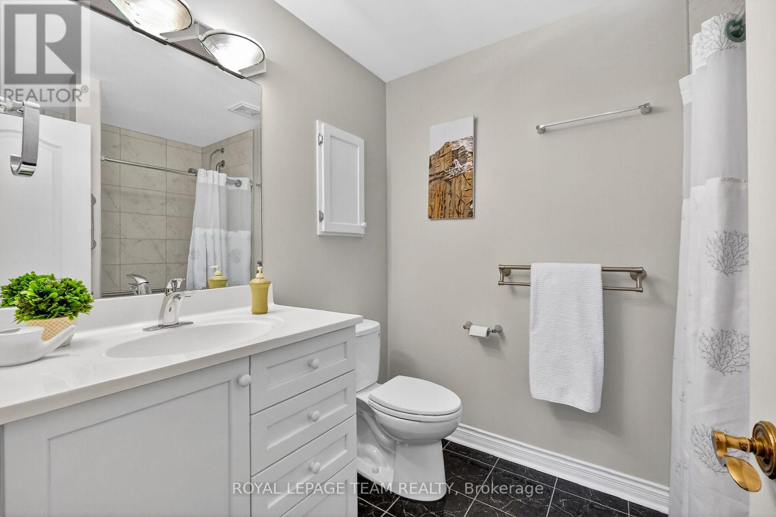 52 Great Oak Private, Ottawa, ON - Indoor Photo Showing Bathroom