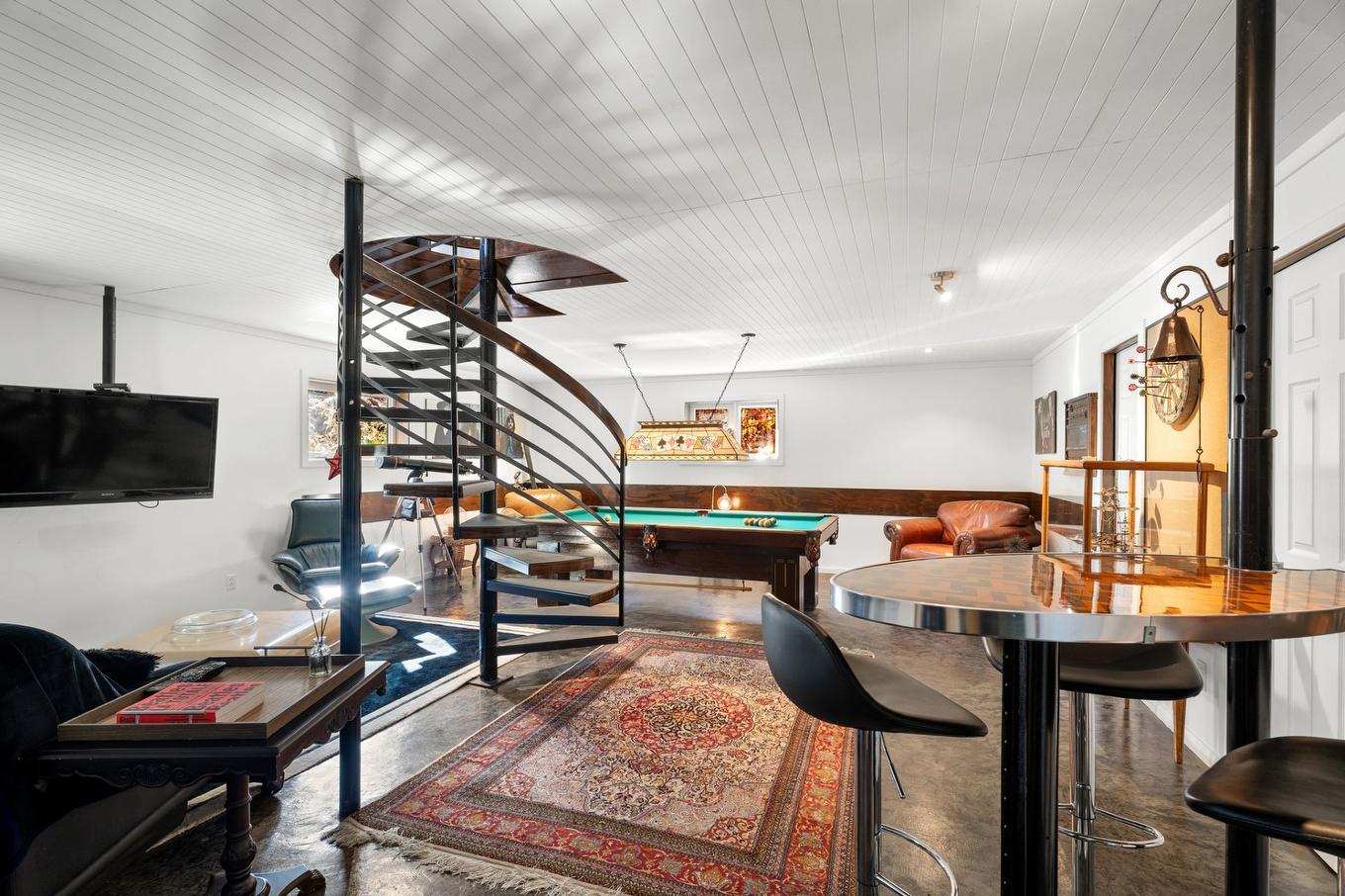 Salle familiale - 1946 Ch. De Deauville, Sainte-Adèle, QC - Indoor