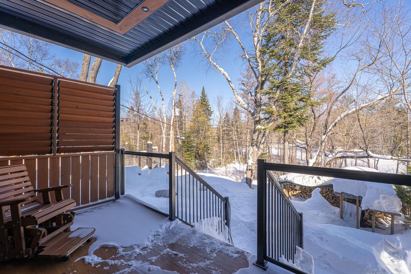 Terrasse - 1946 Ch. De Deauville, Sainte-Adèle, QC - Outdoor With Exterior