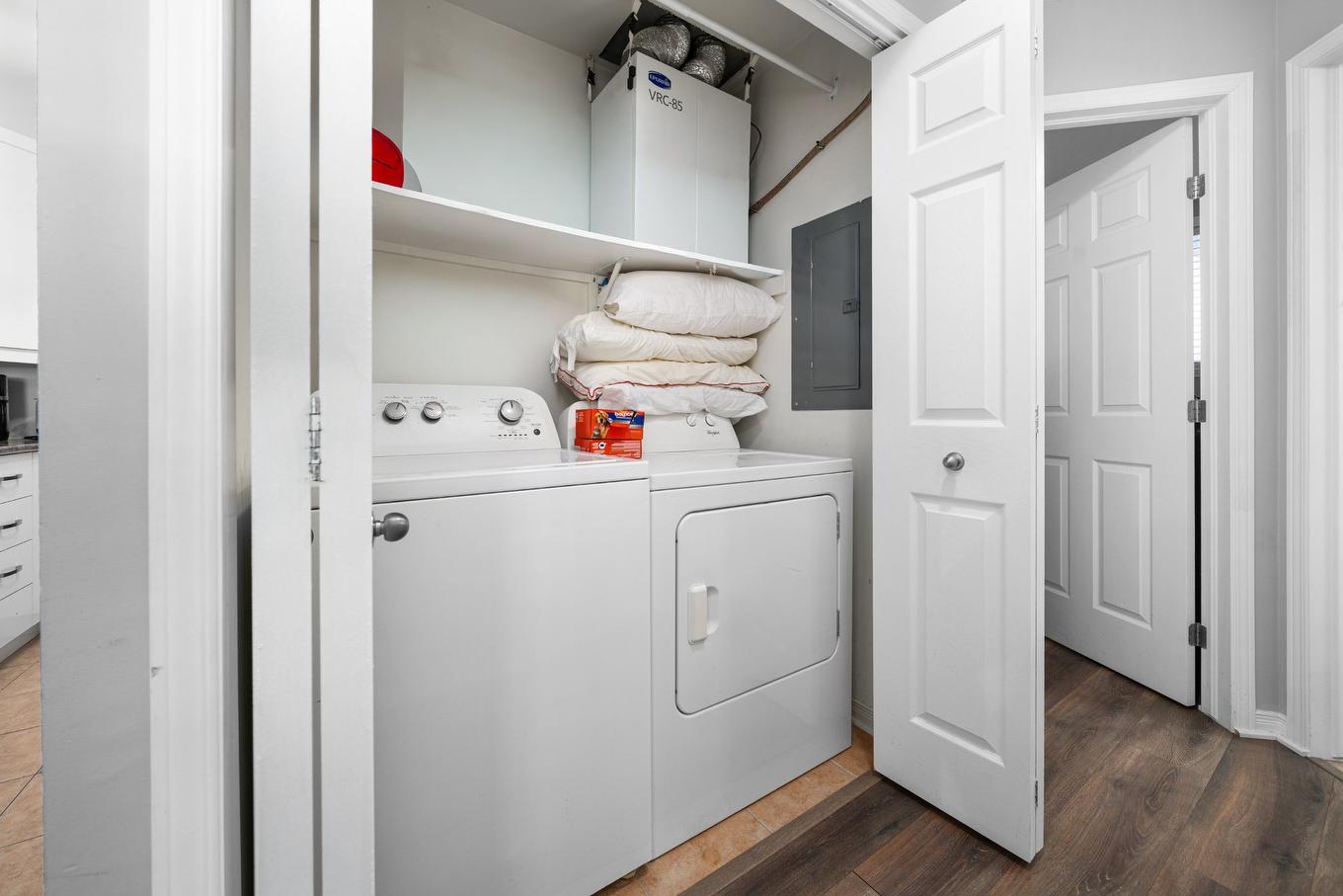 Salle de lavage - 5900 Rue Charpentier, Brossard, QC - Indoor Photo Showing Laundry Room