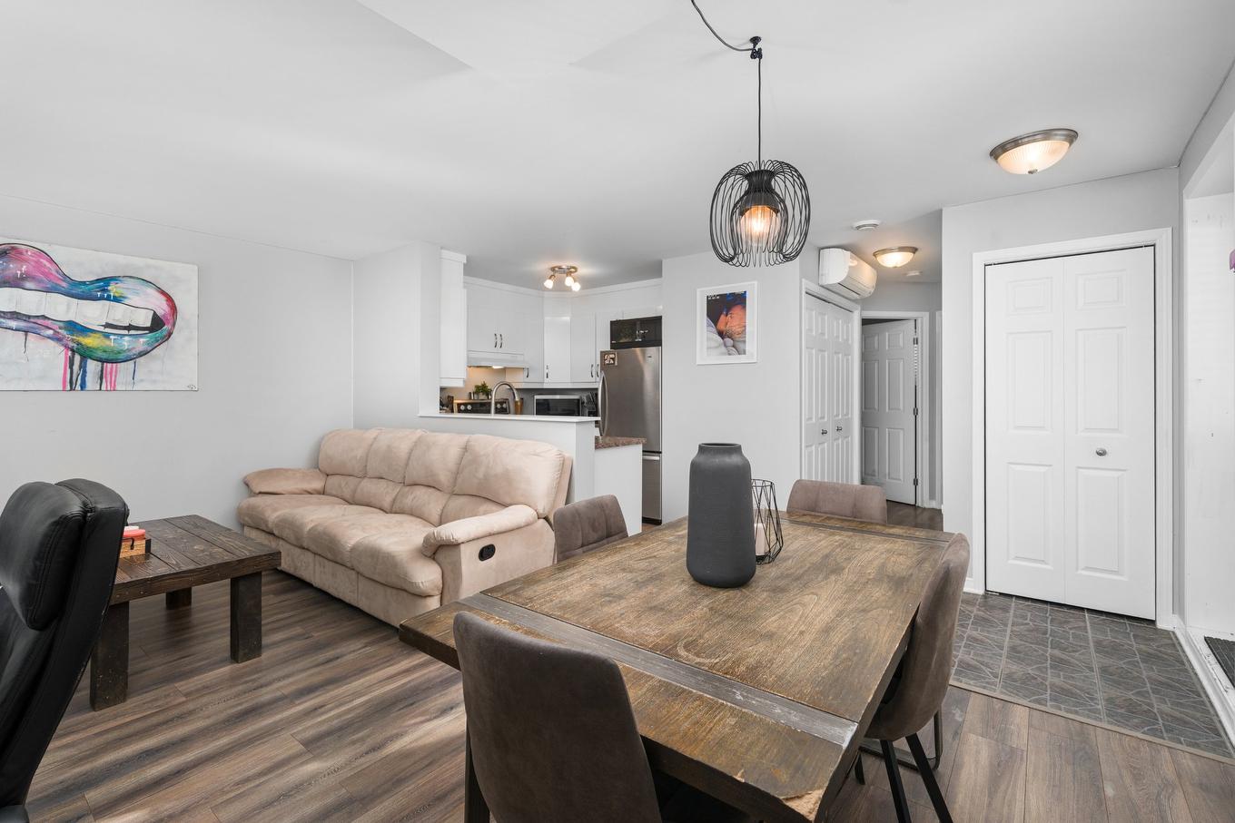 Salle à manger - 5900 Rue Charpentier, Brossard, QC - Indoor Photo Showing Dining Room