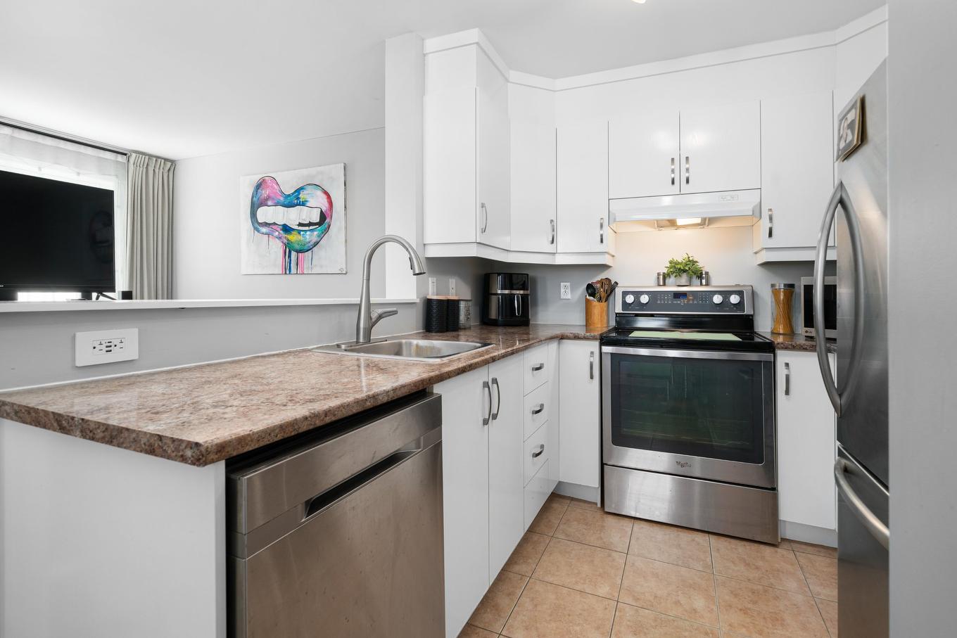 Cuisine - 5900 Rue Charpentier, Brossard, QC - Indoor Photo Showing Kitchen