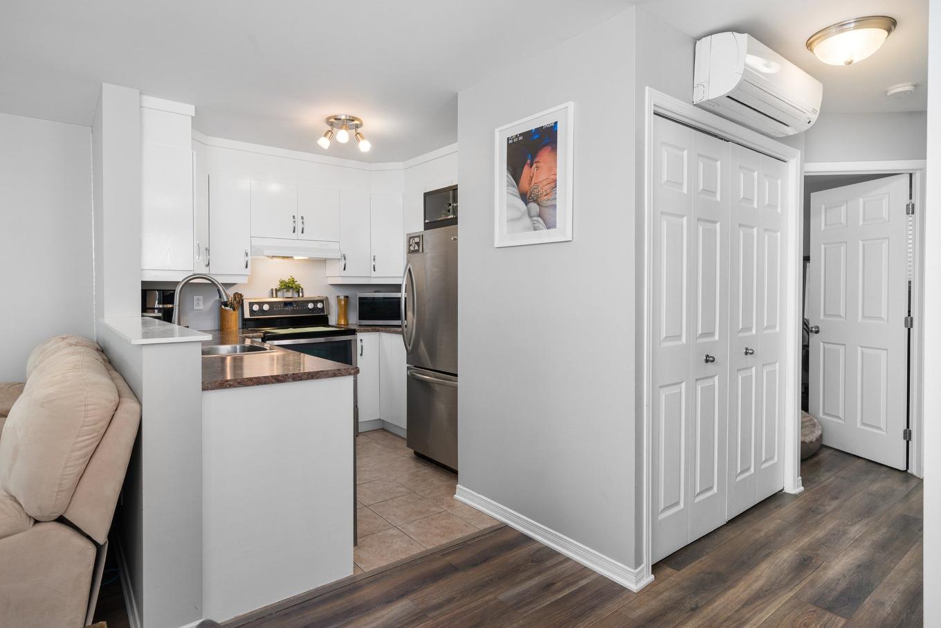 Cuisine - 5900 Rue Charpentier, Brossard, QC - Indoor Photo Showing Kitchen