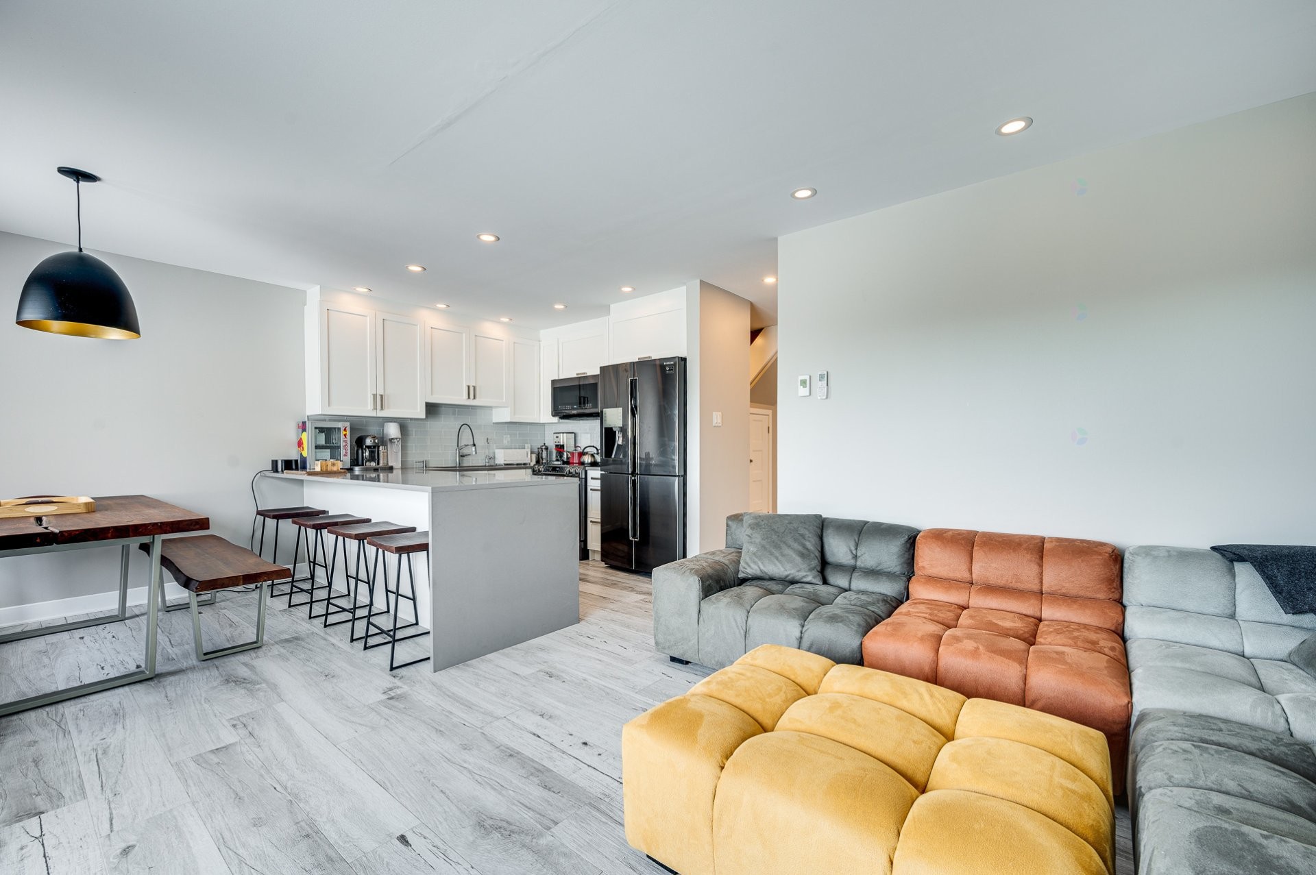 Salon - 544 Ch. Du Skieur, Piedmont, QC - Indoor Photo Showing Living Room
