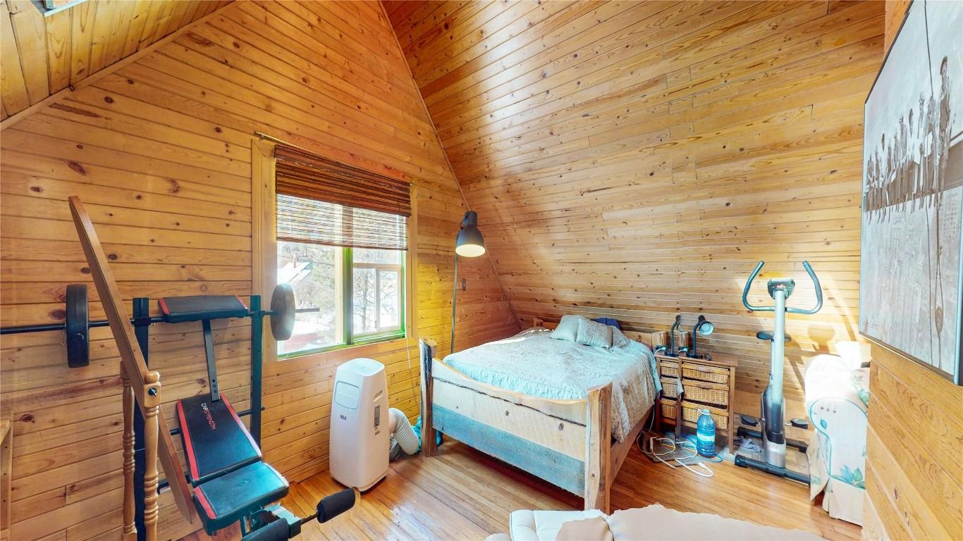 32 Waldie Road, Kimberley, BC - Indoor Photo Showing Bedroom