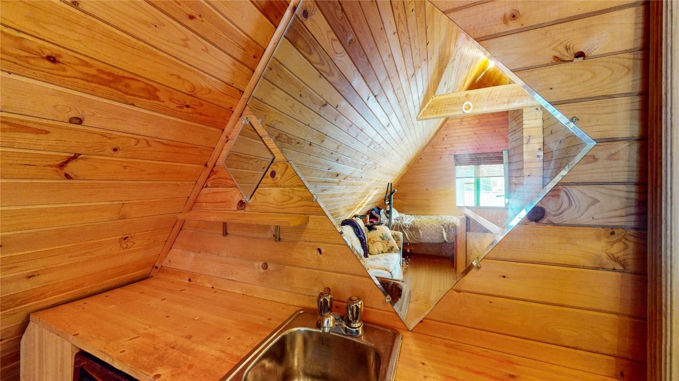 32 Waldie Road, Kimberley, BC - Indoor Photo Showing Other Room