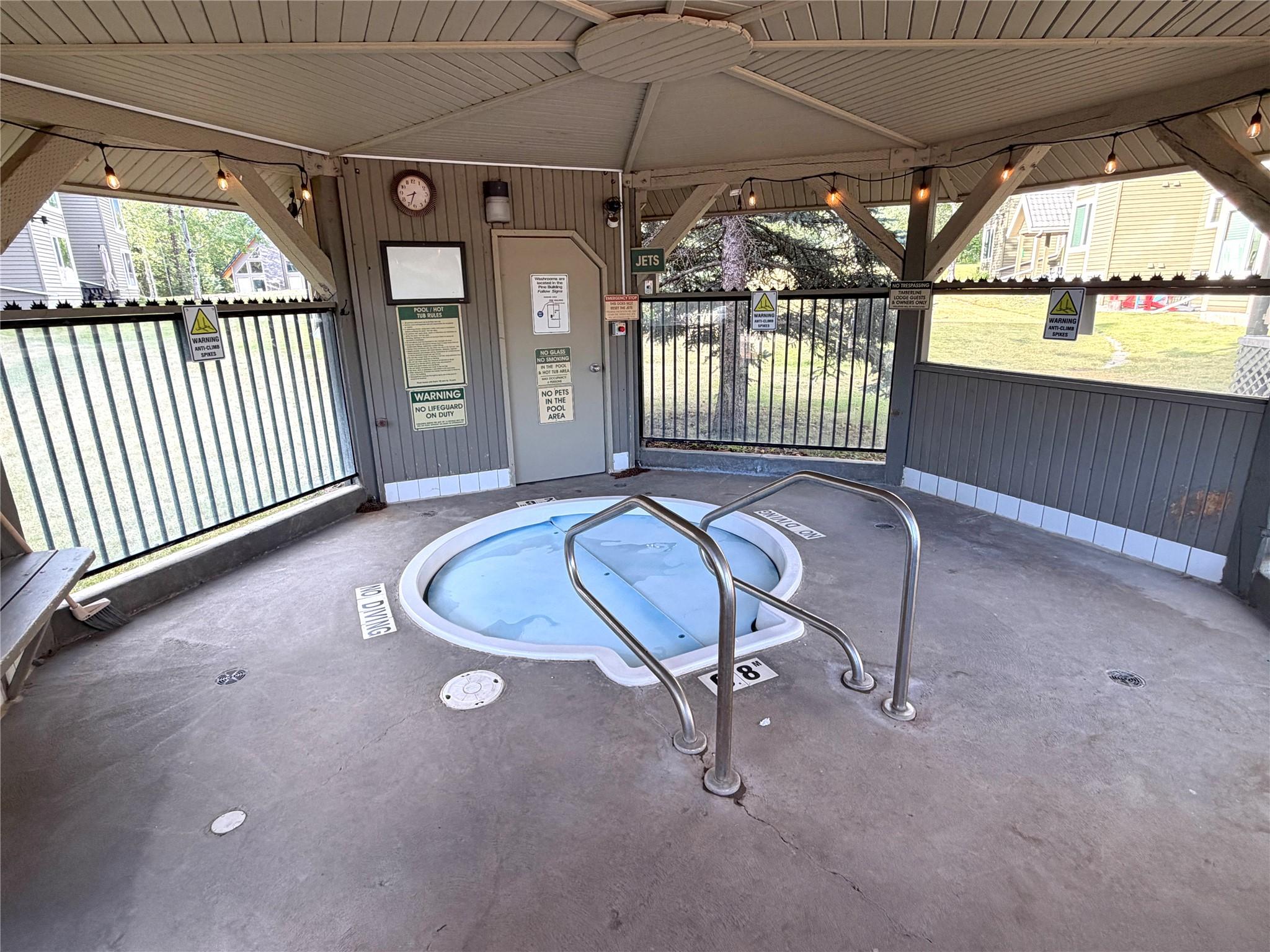 115-4559 Timberline Crescent, Fernie, BC - Outdoor