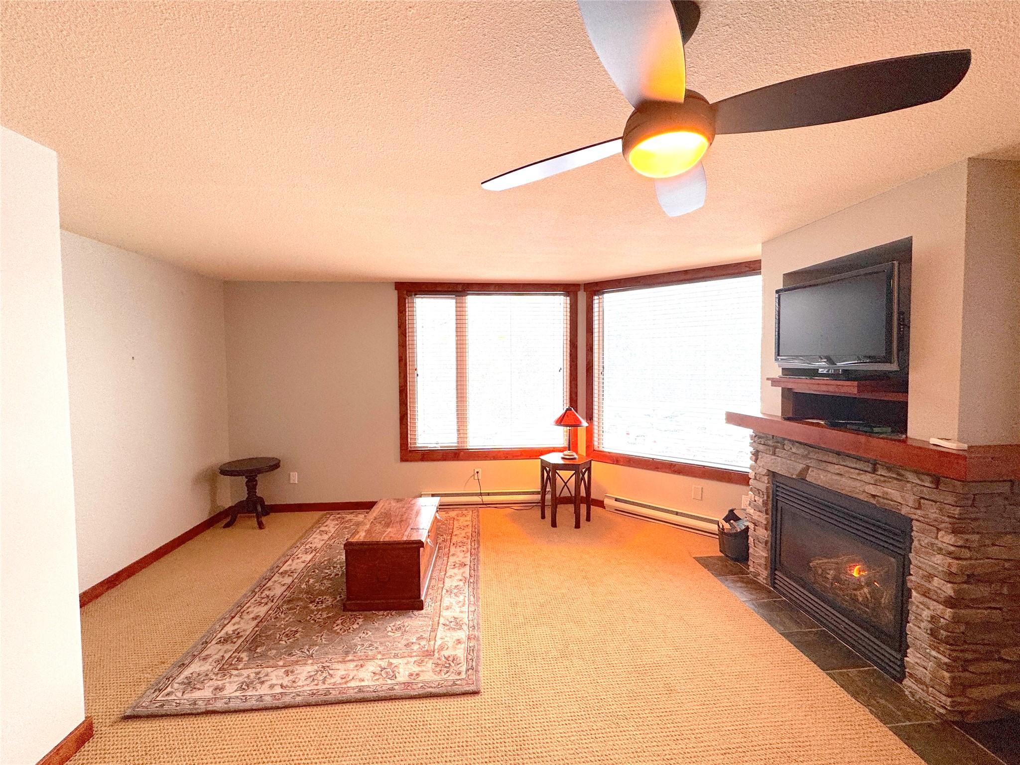 115-4559 Timberline Crescent, Fernie, BC - Indoor With Fireplace