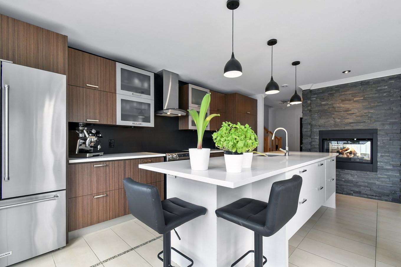 Cuisine - 20260 Rue De Nevers, Mirabel, QC - Indoor Photo Showing Other Room