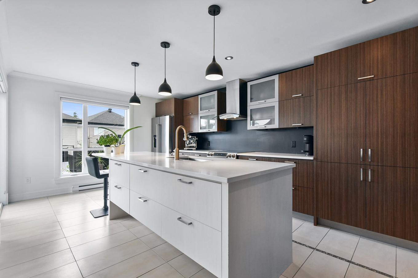 Cuisine - 20260 Rue De Nevers, Mirabel, QC - Indoor Photo Showing Kitchen With Upgraded Kitchen