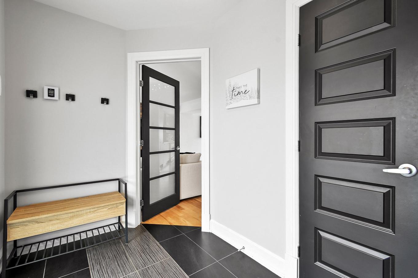 Hall d'entrée/Vestibule - 20260 Rue De Nevers, Mirabel, QC - Indoor Photo Showing Other Room