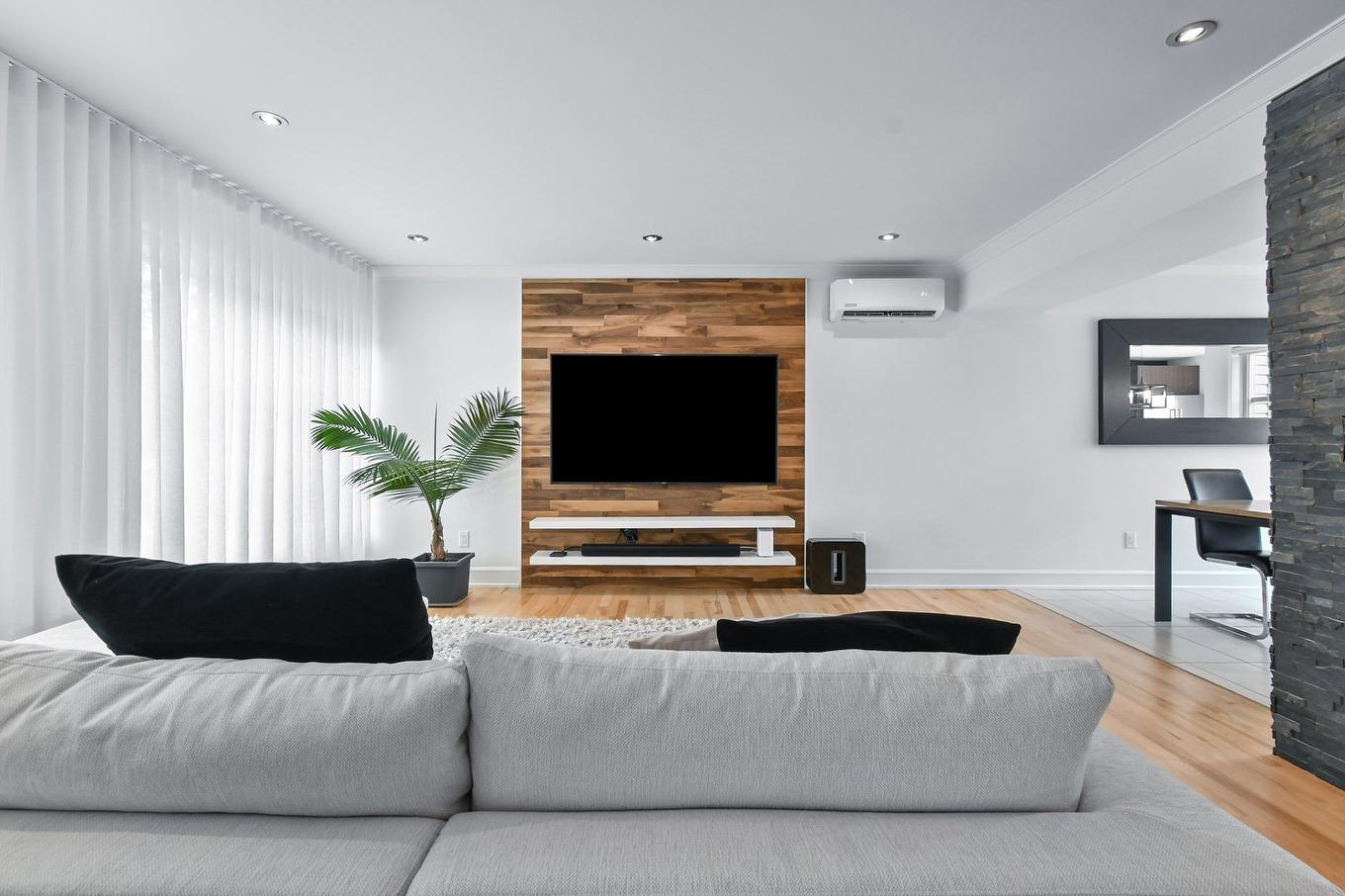 Salon - 20260 Rue De Nevers, Mirabel, QC - Indoor Photo Showing Living Room