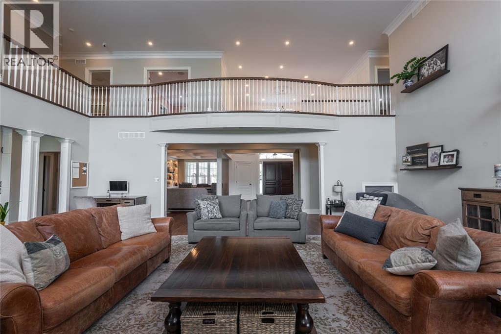 647 St Clair Parkway, St Clair, ON - Indoor Photo Showing Living Room