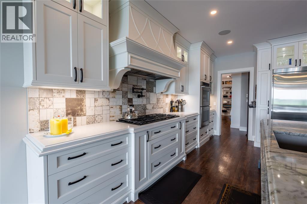 647 St Clair Parkway, St Clair, ON - Indoor Photo Showing Kitchen With Upgraded Kitchen