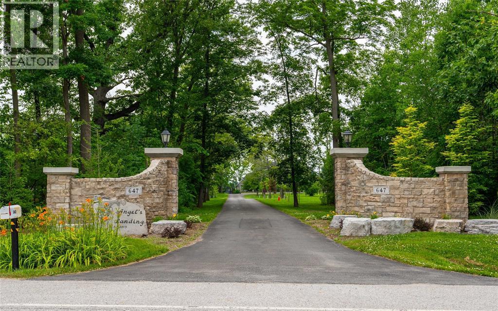 647 St Clair Parkway, St Clair, ON - Outdoor