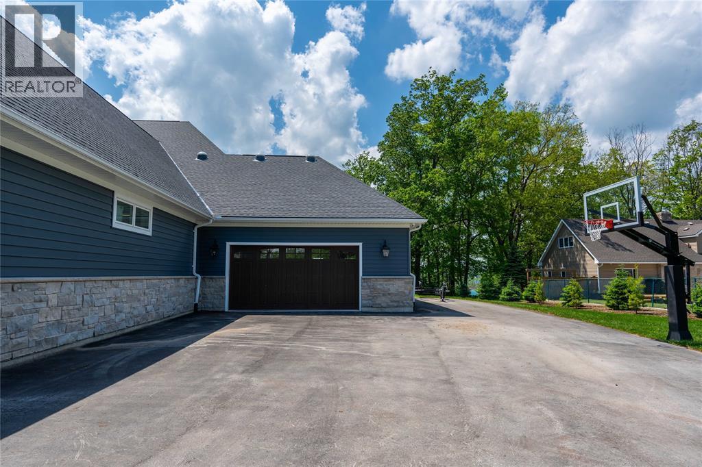 647 St Clair Parkway, St Clair, ON - Outdoor