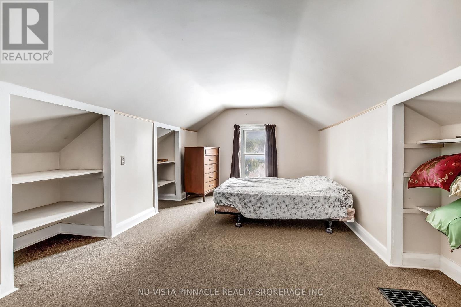 52 Boullee Street, London East (East C), ON - Indoor Photo Showing Bedroom