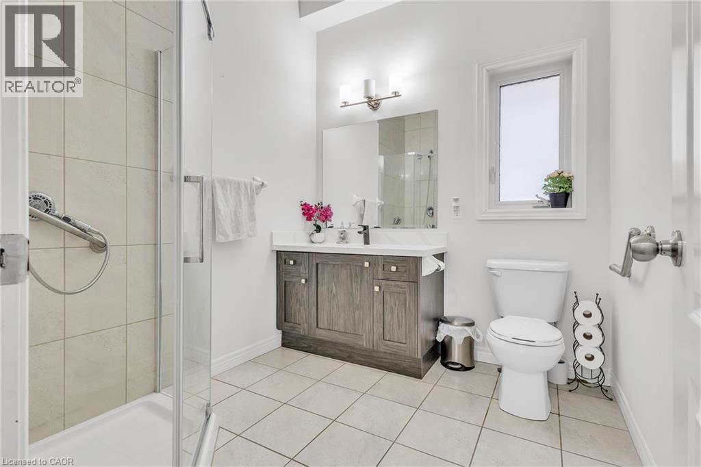 438 Blair Creek Drive, Kitchener, ON - Indoor Photo Showing Bathroom