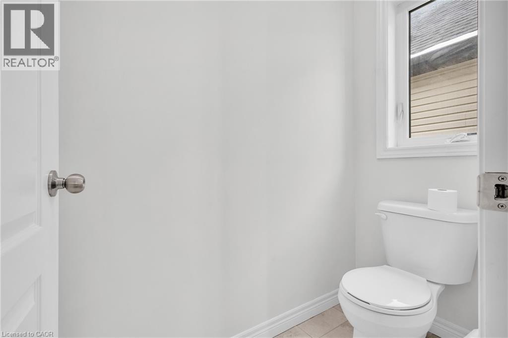 438 Blair Creek Drive, Kitchener, ON - Indoor Photo Showing Bathroom