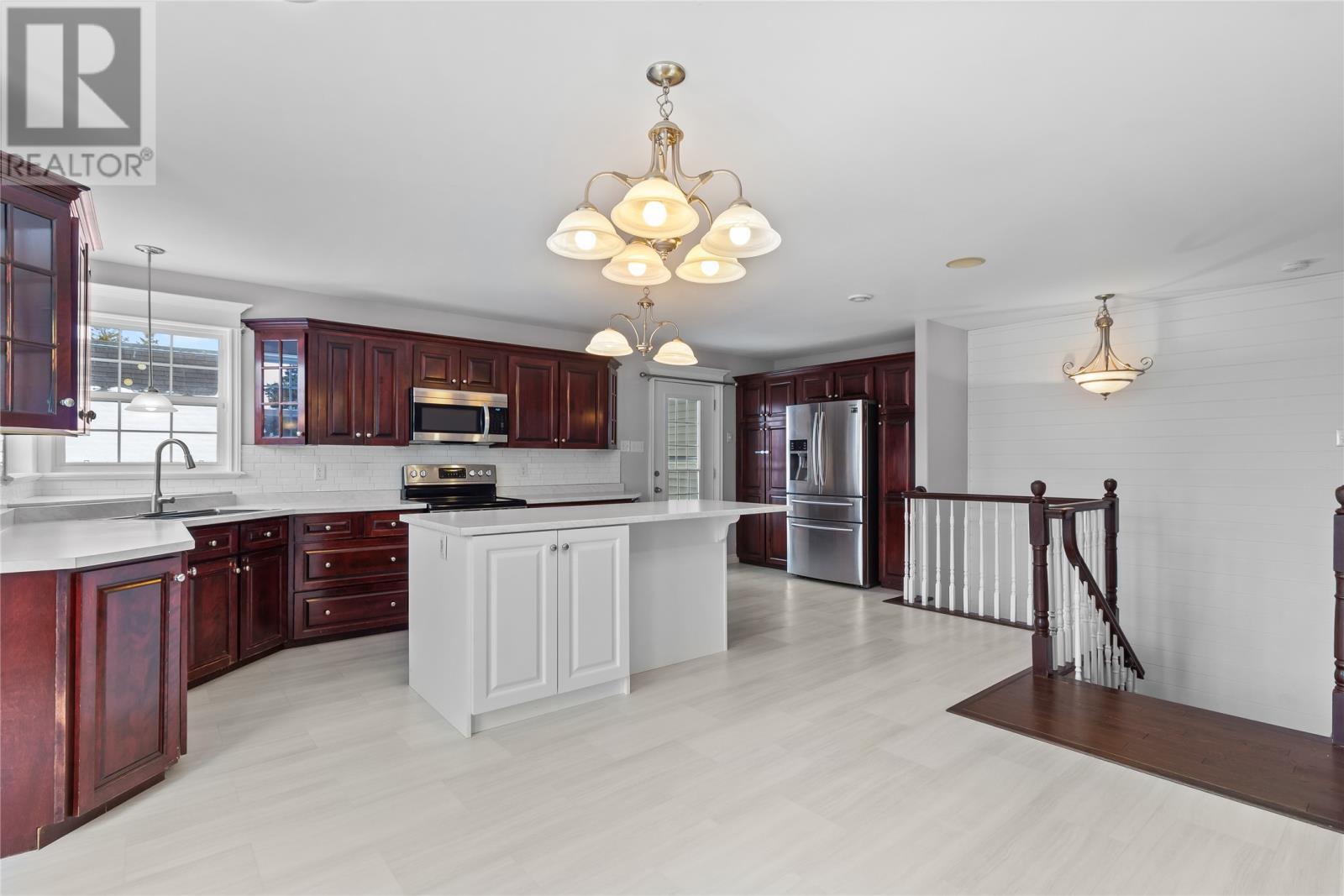 39 Upper Evening'S Path, Torbay, NL - Indoor Photo Showing Kitchen