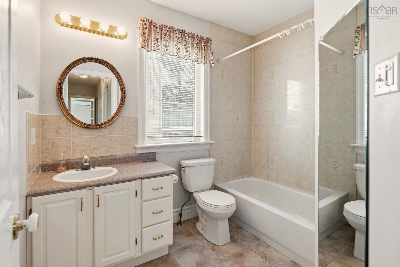 1 Lanshaw Close, Halifax, NS