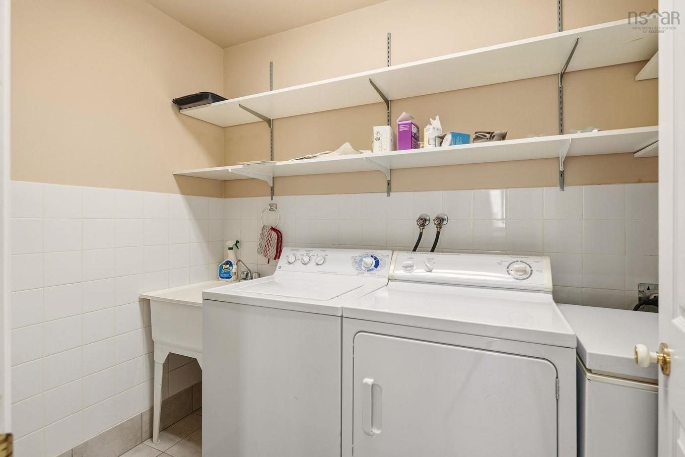 1 Lanshaw Close, Halifax, NS