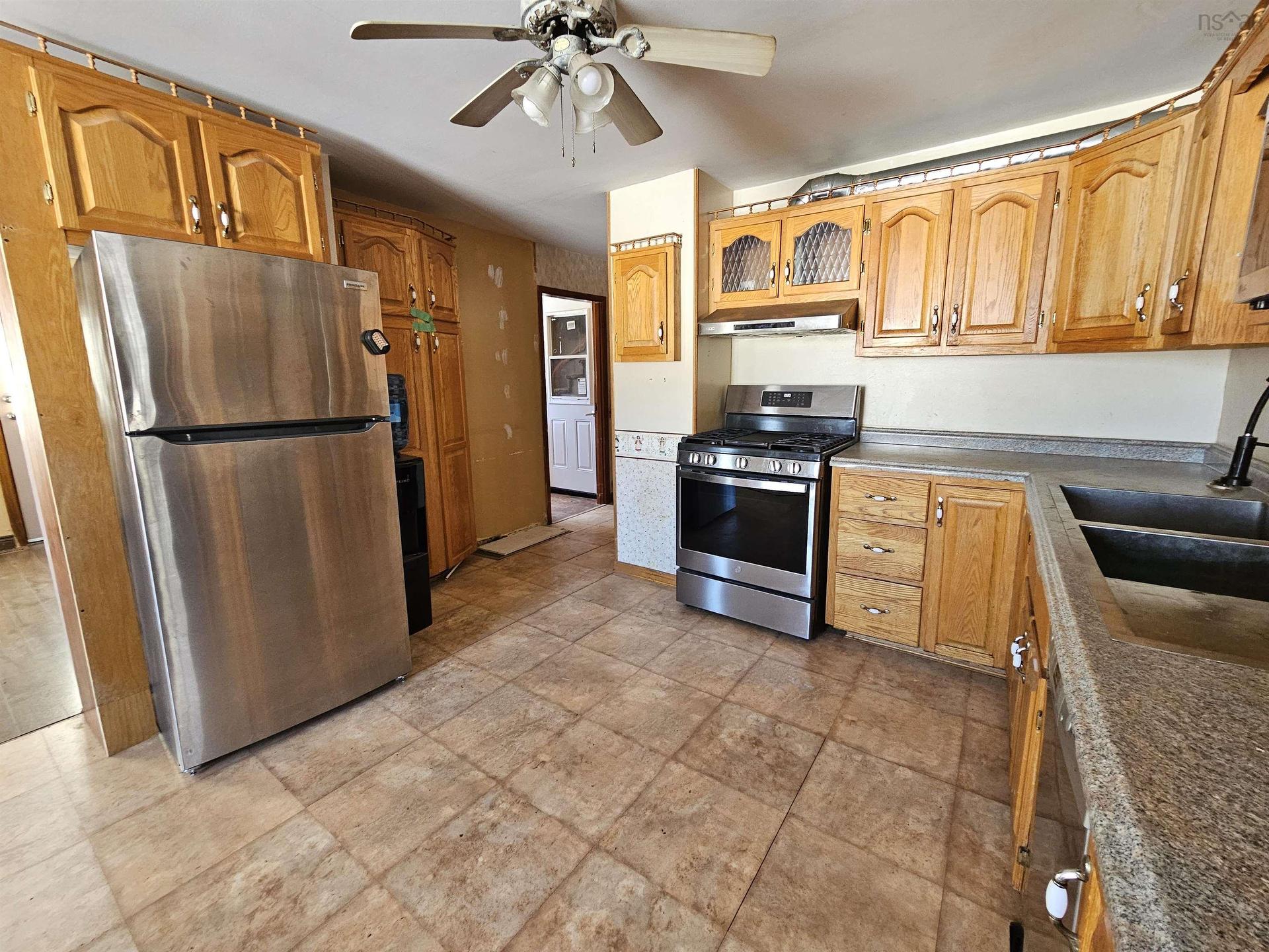 11845 Highway 2, Leamington, NS