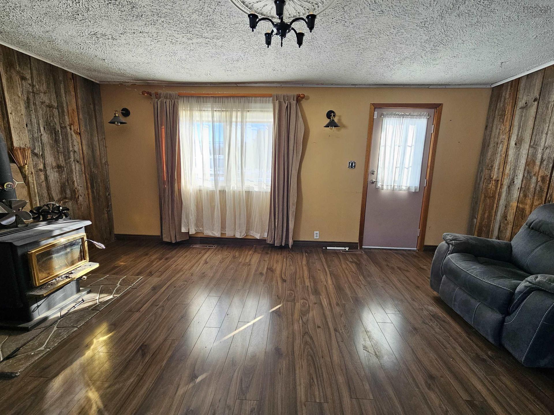 11845 Highway 2, Leamington, NS