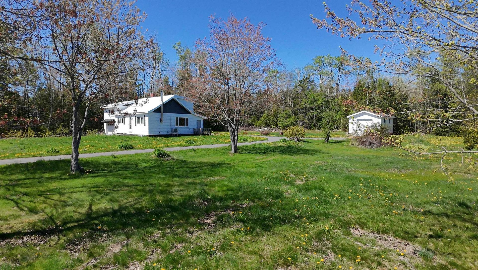 11845 Highway 2, Leamington, NS