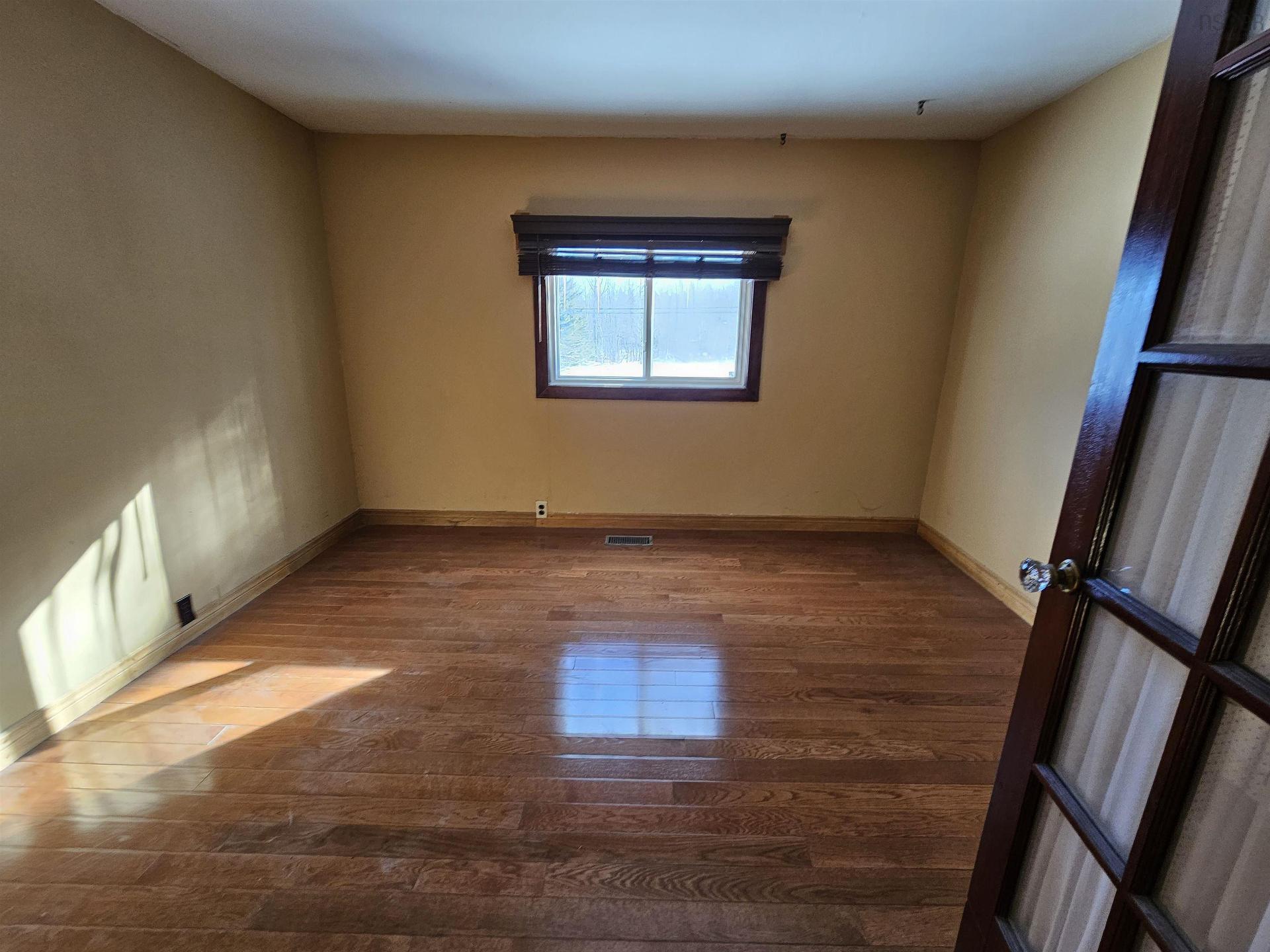 11845 Highway 2, Leamington, NS