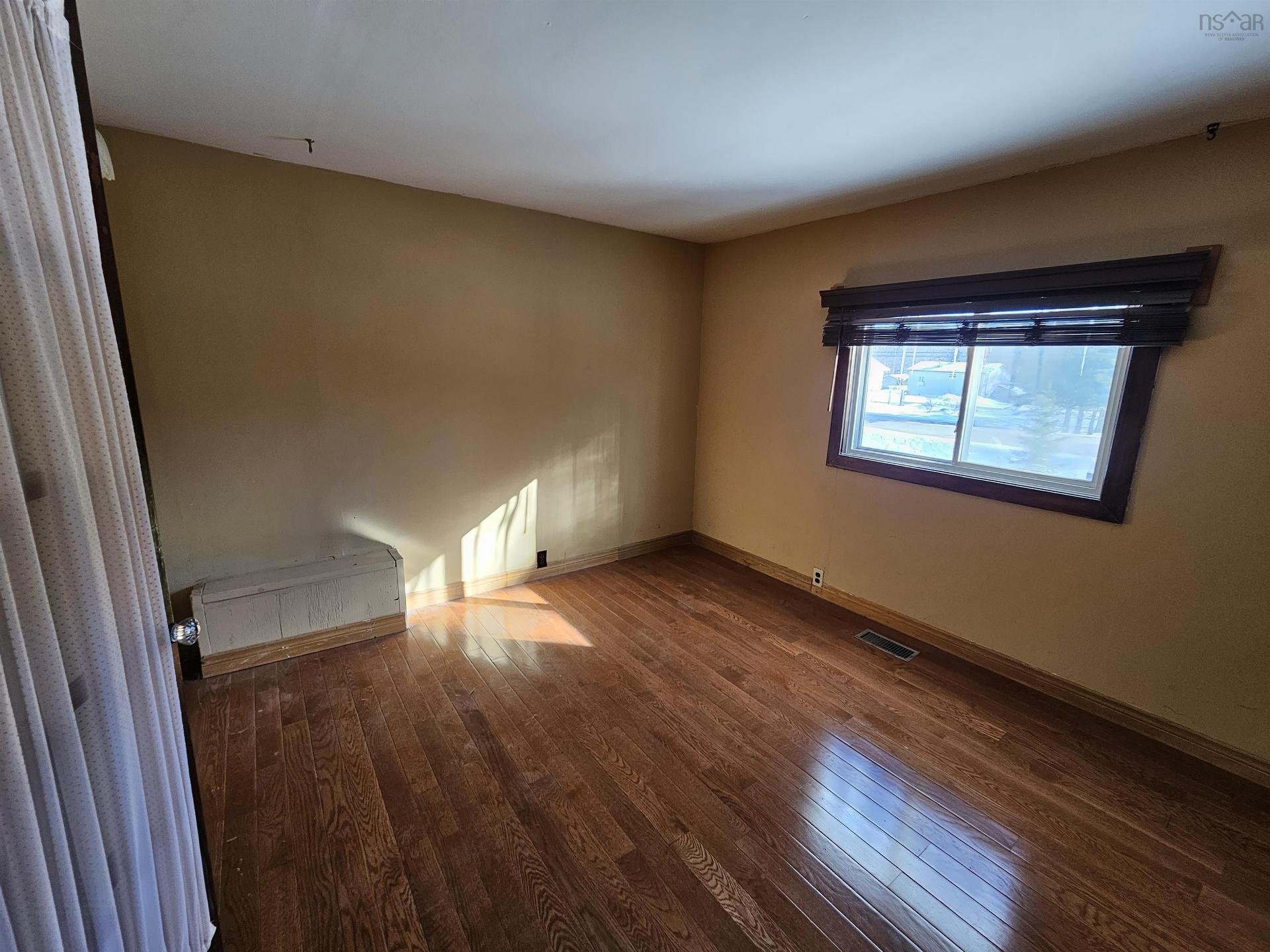 11845 Highway 2, Leamington, NS