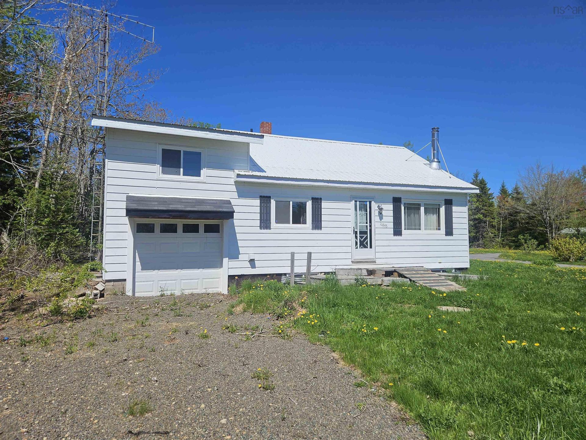 11845 Highway 2, Leamington, NS