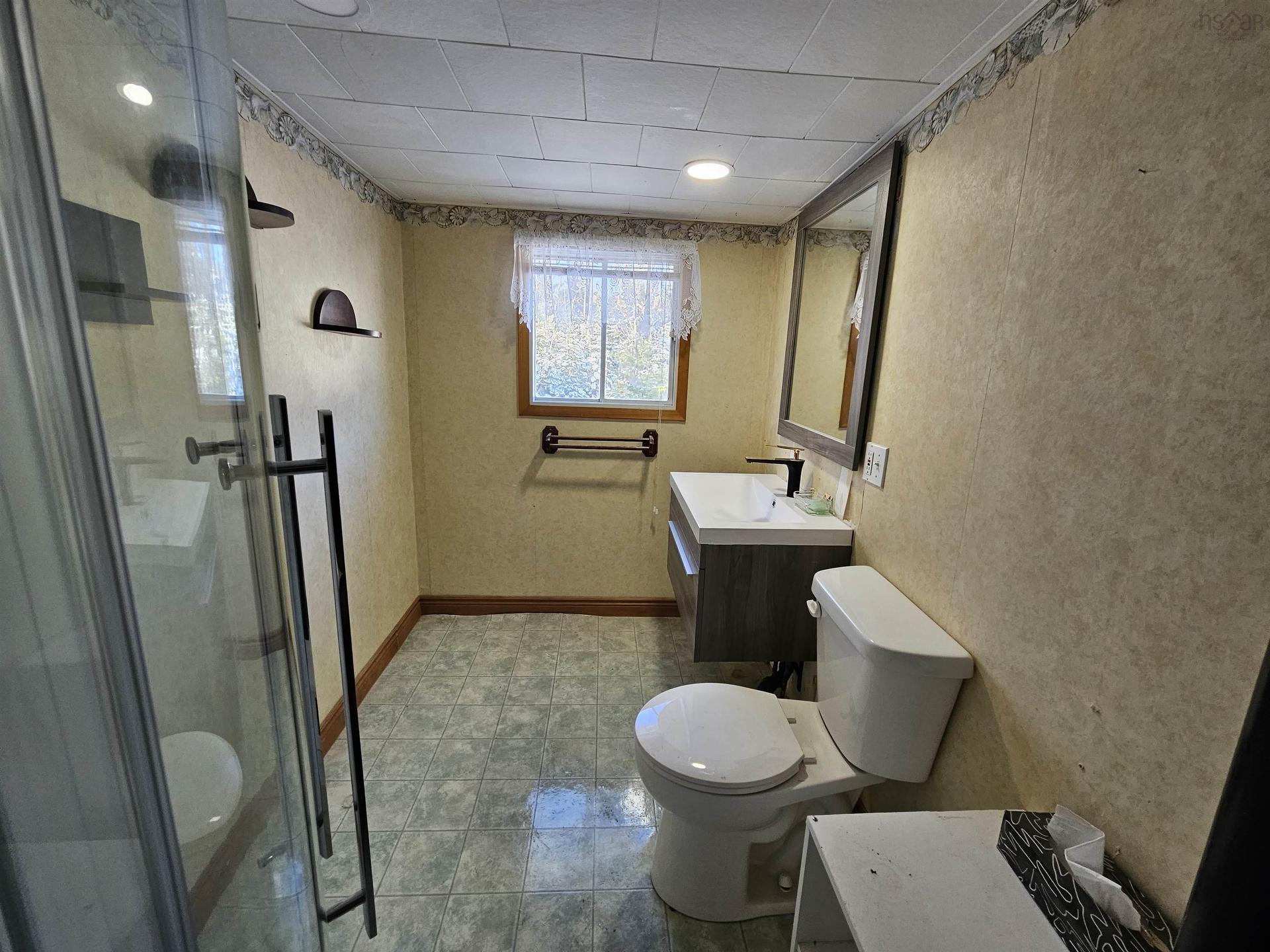 11845 Highway 2, Leamington, NS