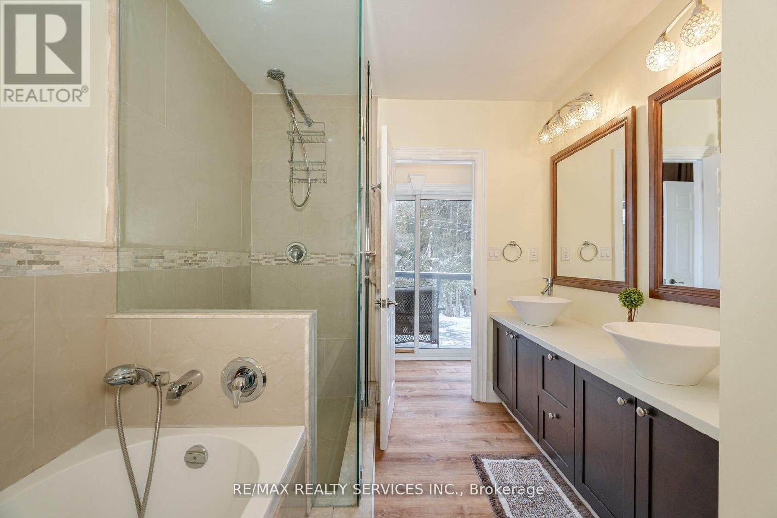 7 Shell Crescent, Mono, ON - Indoor Photo Showing Bathroom