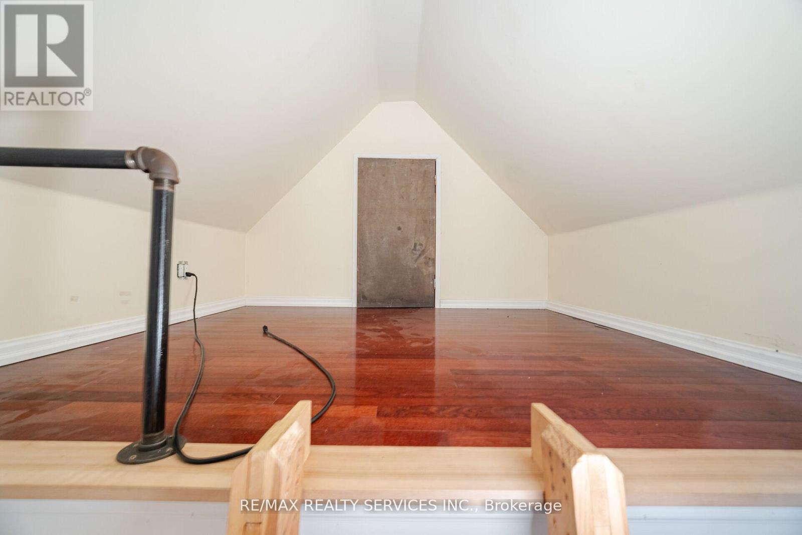 7 Shell Crescent, Mono, ON - Indoor Photo Showing Other Room