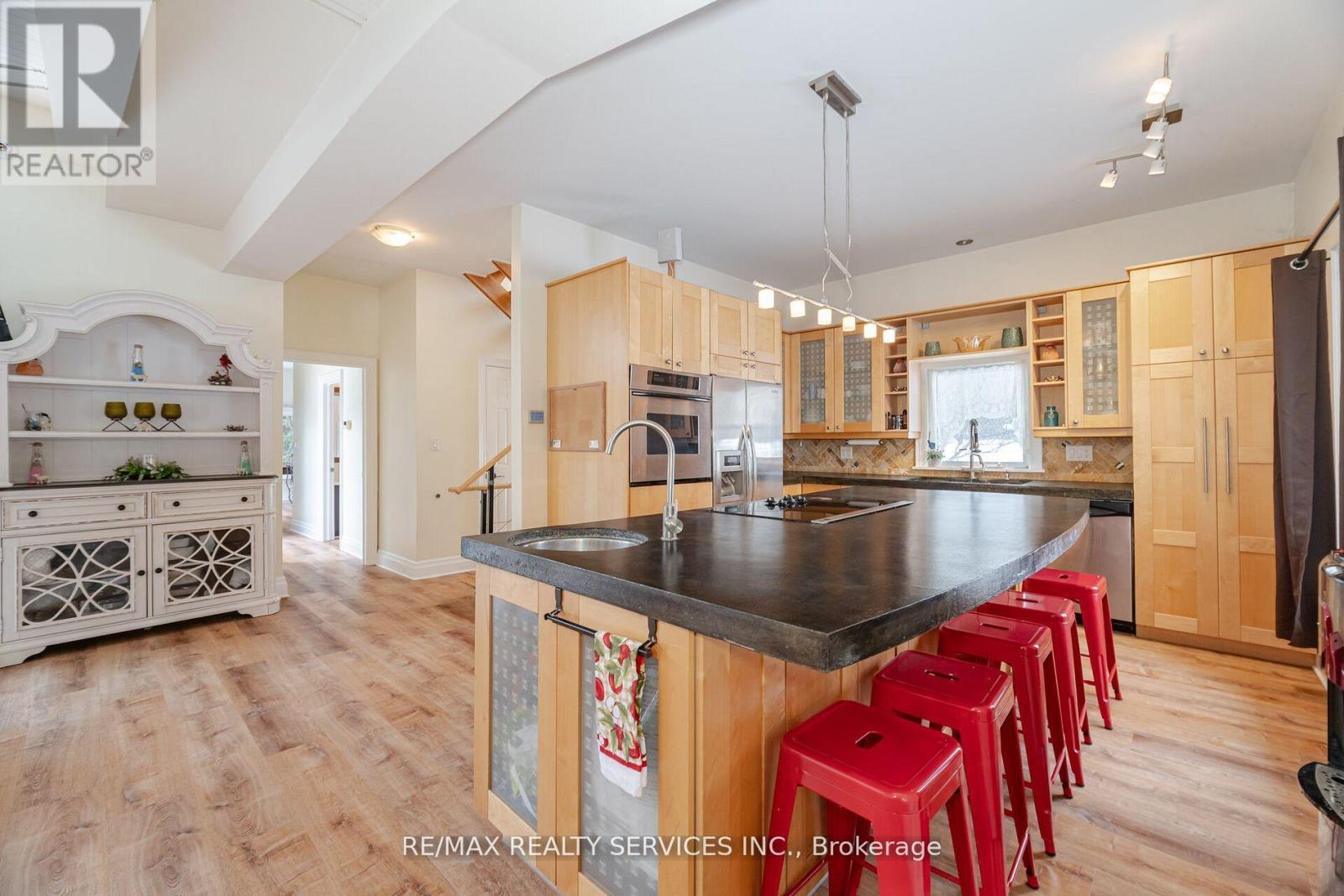 7 Shell Crescent, Mono, ON - Indoor Photo Showing Kitchen