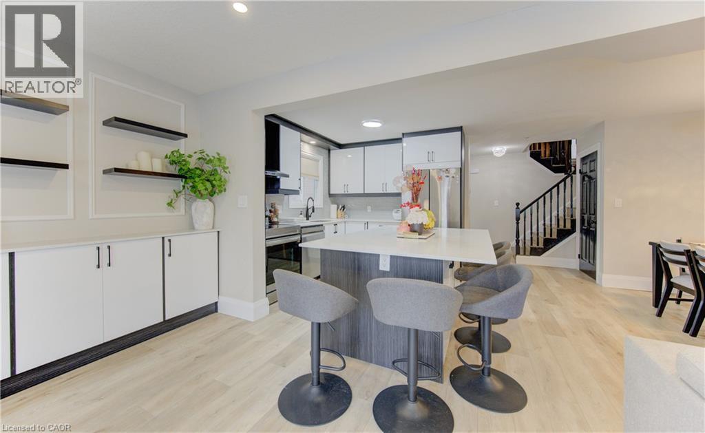 43 Seabrook Drive, Kitchener, ON - Indoor Photo Showing Dining Room